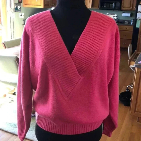 Sweaters - Sweater